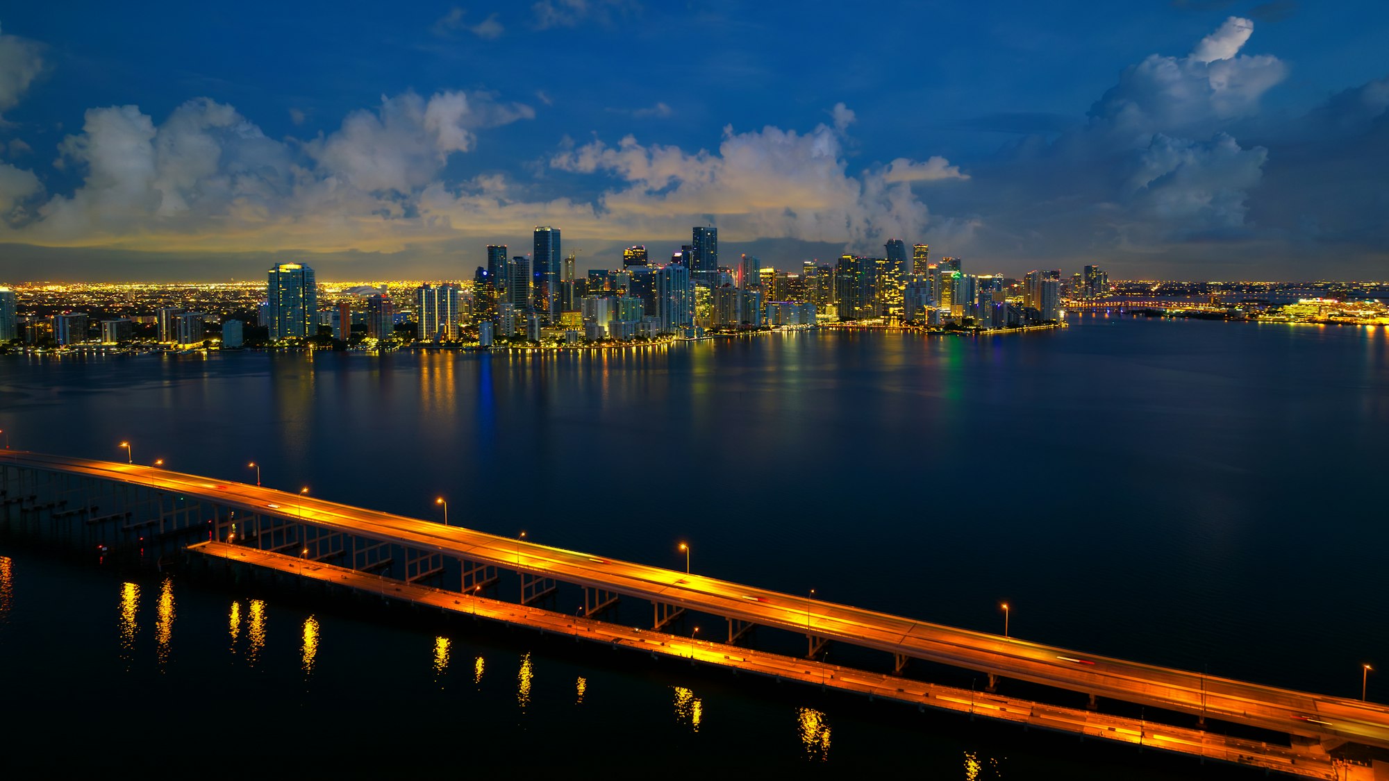 Vista de abril de Miami ao nascer do sol